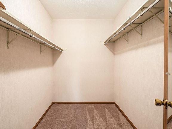 3rd image of 2400 Royal Meadow Ln