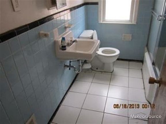 5th image of 20141 Wexford St