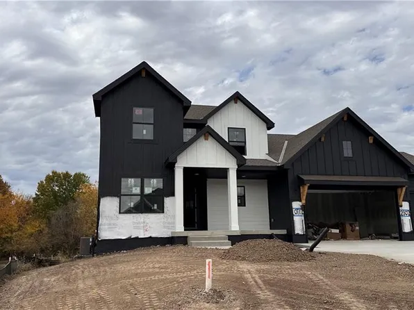 2102 Foxtail Dr, Kearney, MO 64060