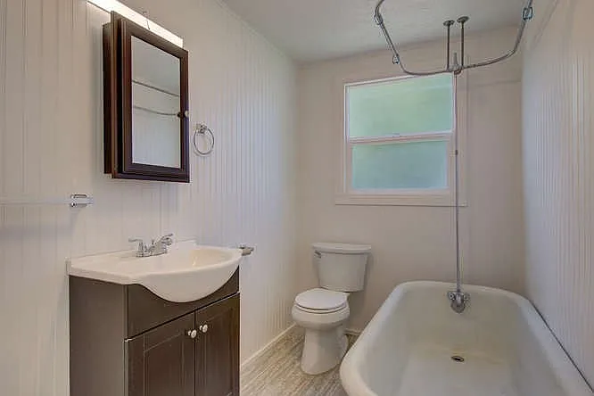 1339 NE Logan St — Photo 8