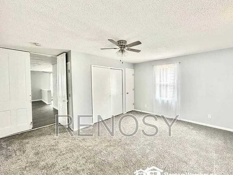 105 E 3rd Ave — Photo 22