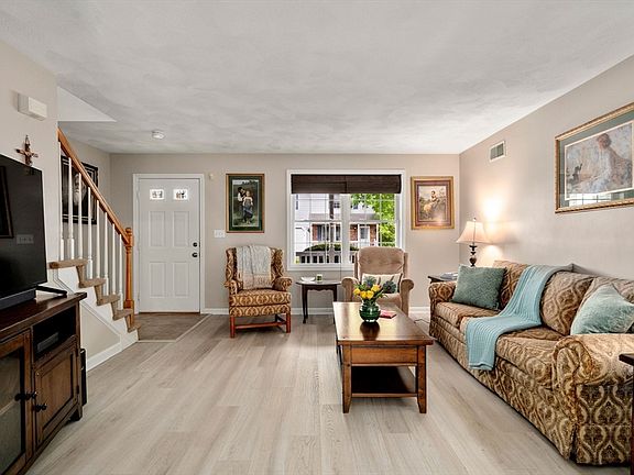 4th image of 71 Eagle Dr #117