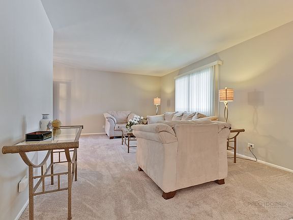 5th image of 215 Augusta Dr