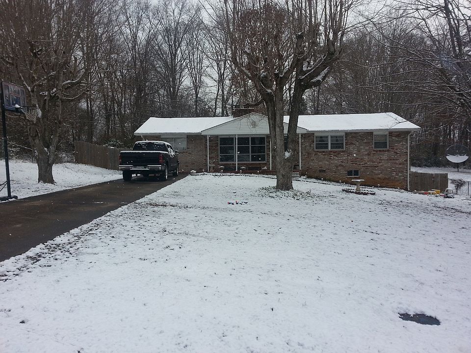 1st image of 727 Roberts Cir