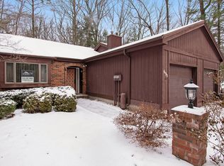 698 Pineway Dr, Muskegon, MI