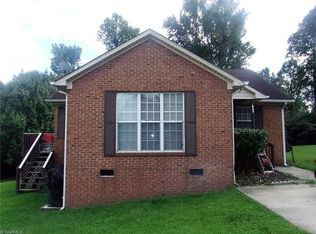 469 Wadsworth Ct, High Point, NC 27263