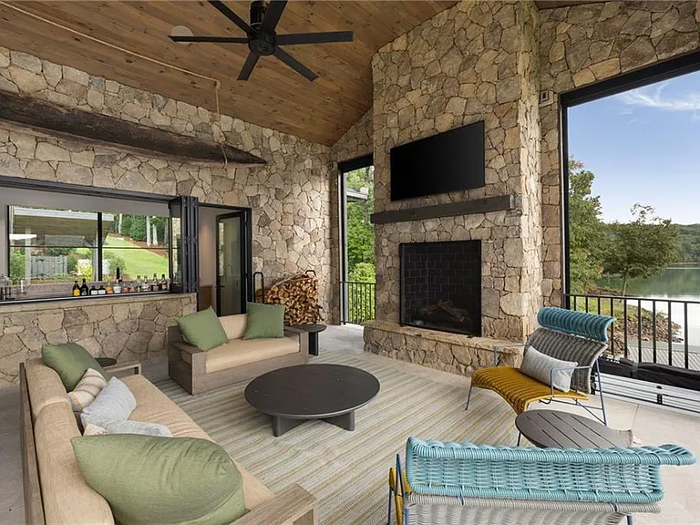 725 Rocky Point Dr — Photo 120