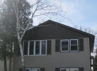 329 E Willow Dr, Round Lake Park, IL 60073