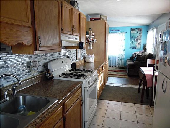 5th image of 1804 Meridian St