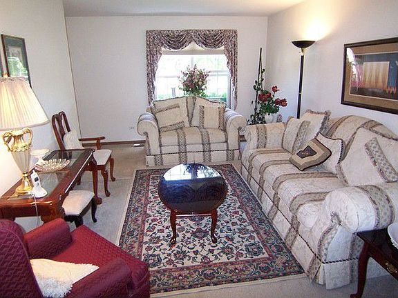 3rd image of 851 Newbury Ct