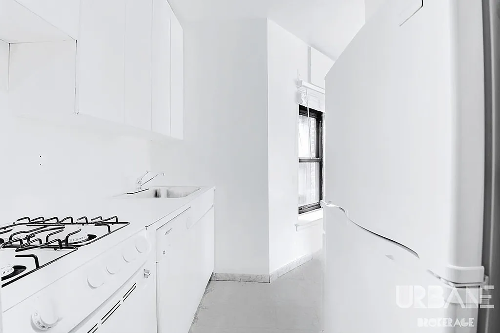 35 Grove Street — Photo 3