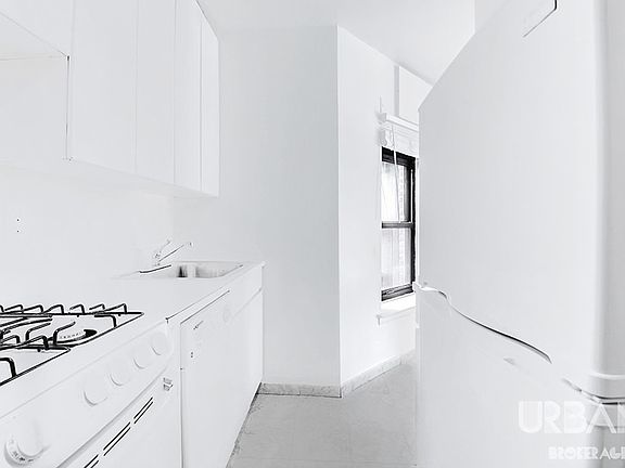 3rd image of 35 Grove St APT 5G
