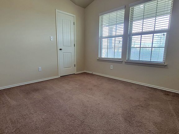 4th image of 148 Westminster Dr