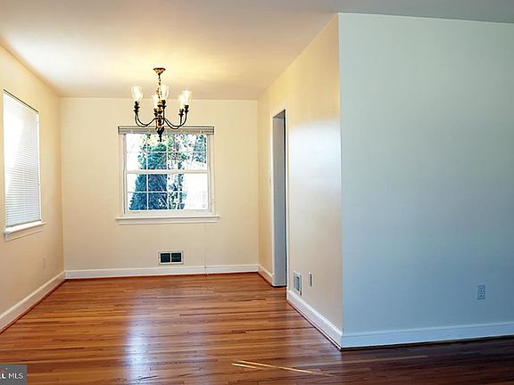 3rd image of 2016 Patrick Henry Dr