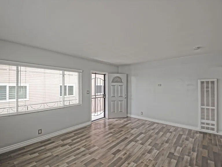 330 Bungalow Dr — Photo 3