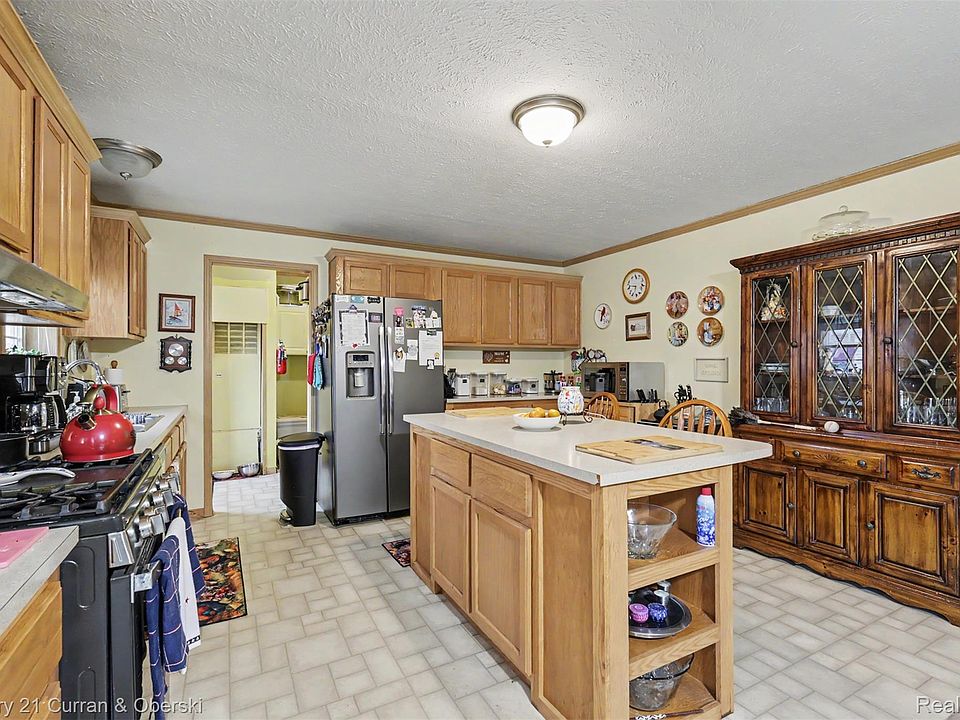24519 Manchester Dr, photo 11