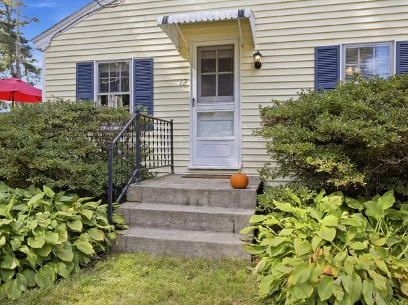 12 2nd Ave, Lakeville, MA 02347
