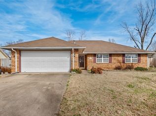 1005 N Flamingo Rd, Rogers, AR 72756