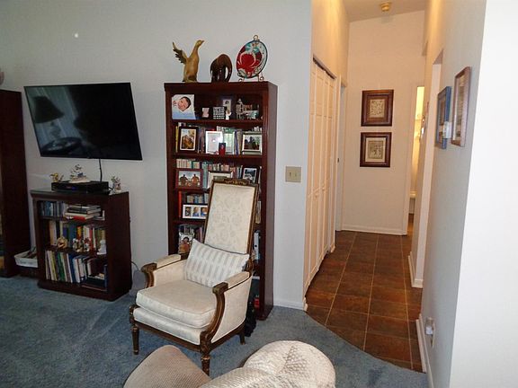 3rd image of 3004 Glenmore Ave Unit 401