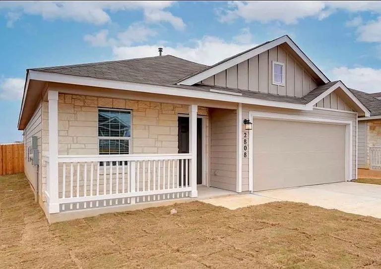 2808 Rosefinch — Photo 1