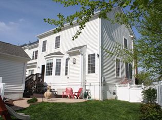 120 Burnet Cres, Robbinsville, NJ 08691