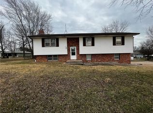 137 NE 1261st Rd, Knob Noster, MO 65336