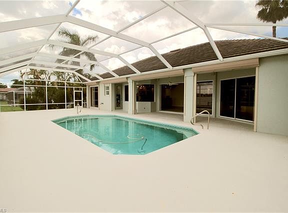 3rd image of 2282 SE 28th St