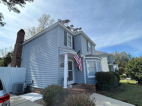 4th image of 1575 Victoria Ln.