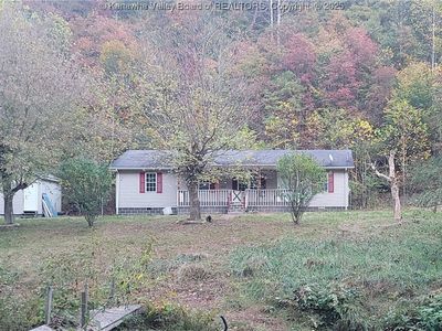 9768 Blue Lick Rd, Branchland, WV, 25506