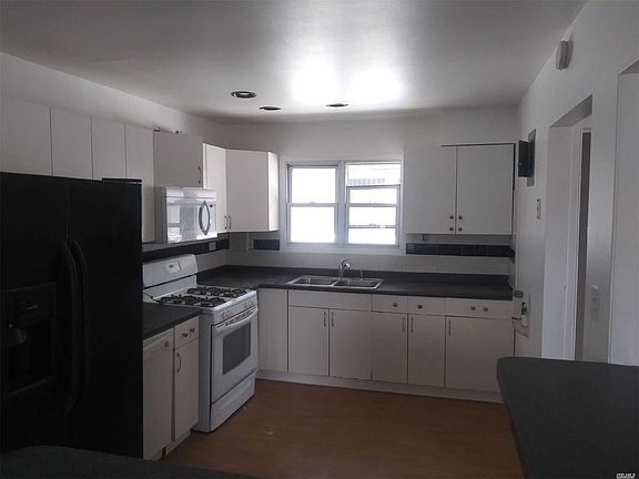 4th image of 79-20 153rd Ave