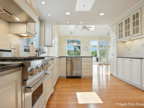 5th image of 32756 N Stone Manor Dr