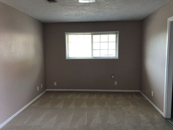 3rd image of 1015 Louise Dr