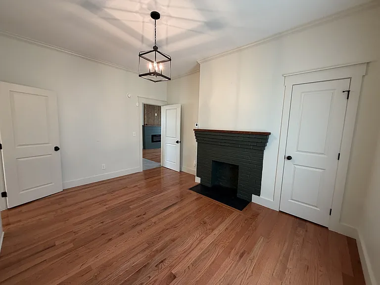 710 Carson St — Photo 8