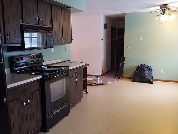 Kitchen/ dining area