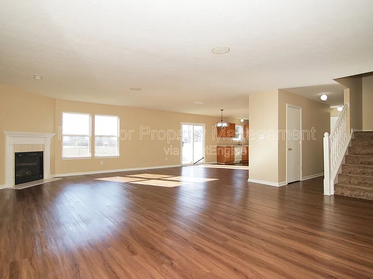 12419 Deerview Dr — Photo 2