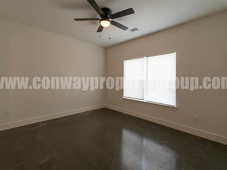 1948 Cambridge Village Dr — Photo 2