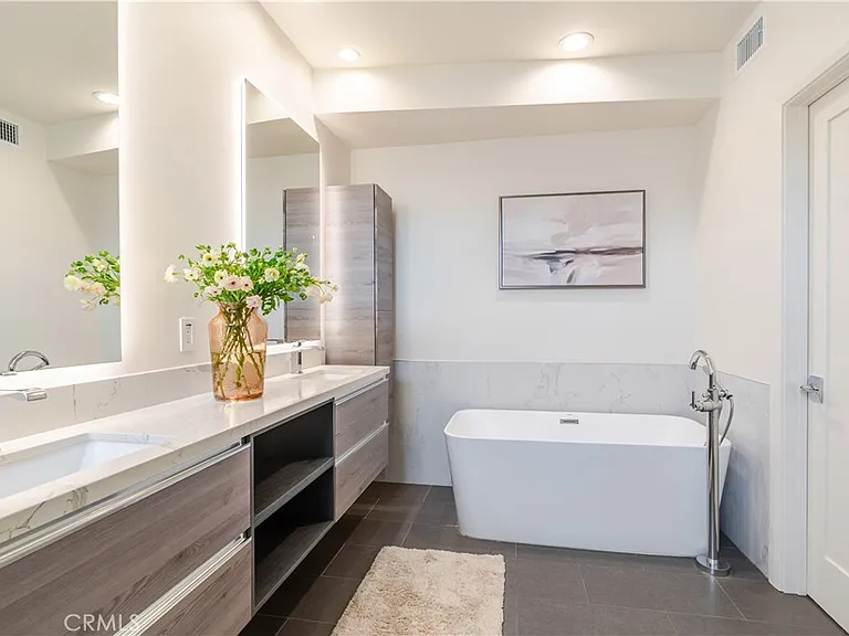 2707 Rockefeller Ln #B — Photo 21