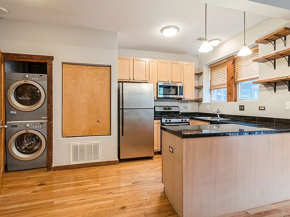 5th image of 1657 W Pratt Blvd APT 2A