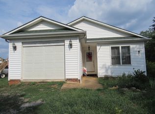 4060 Carlton Dr, Claremont, NC 28610