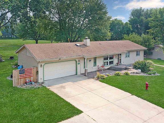 3rd image of 2711 Center Lake Dr