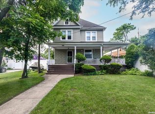 868 May Pl, Baldwin, NY 11510