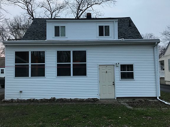 3rd image of 445 Adelaide Pl
