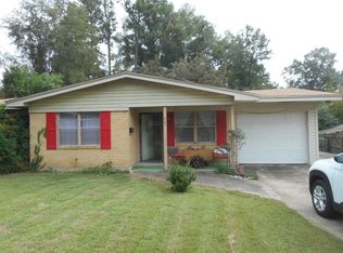 405 S Park Dr, Springhill, LA 71075