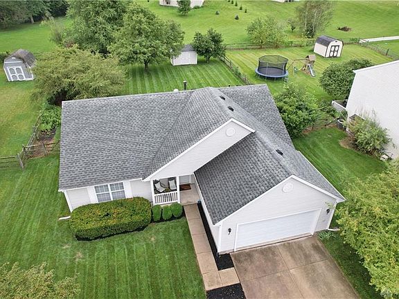 2nd image of 2 Green Meadow Ct