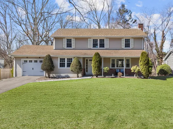 94 Three Lakes Drive, Stamford, CT 06902