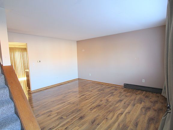 3rd image of 1223 Town Crest Dr APT B
