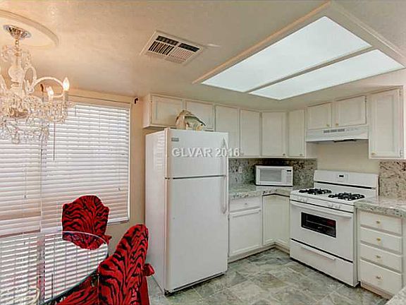 3rd image of 3910 Gulliver St
