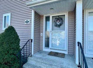 122 Stoneheights Dr, Waterford, CT 06385