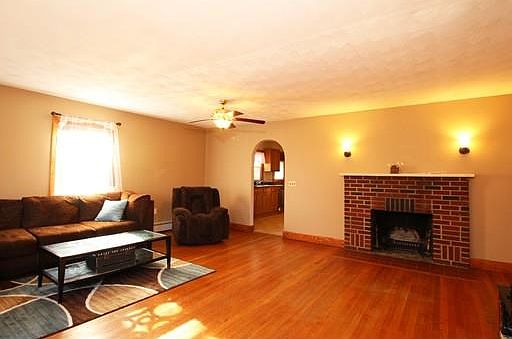 3rd image of 94 Krysiak Ave