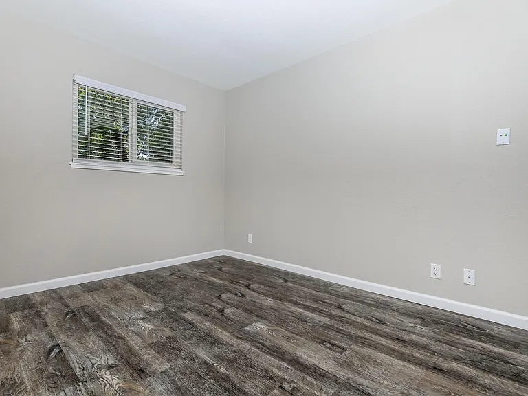 4401 Central Ave — Photo 27